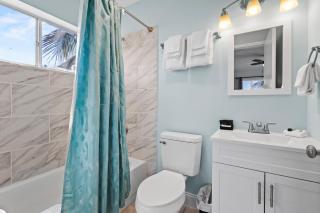 Partial Ocean View Hotel Room- King Bed #1 - Fort Pierce - 2