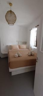 mikro.kastro kalotaritissa in Chora Amorgos - 5