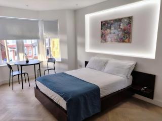 Luxurious London Studios - 1