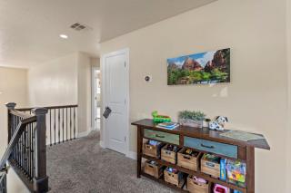 Dixie Red Rock Retreat l Spacious & Stylish Getaway - Washington - 4