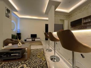One-77 - Il Cairo - 1
