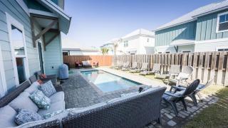 FREE Heated Pool! Sleeps 14 with Game Room! Close to Pier Park, Beaches & 30A! - 2
