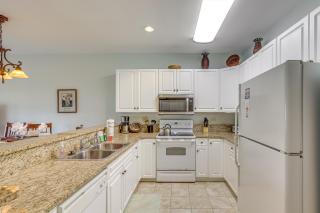 about 6 Mi to Ocean with Pool and Golf Myrtle Beach Condo - Myrtle Beach - 2