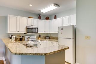about 6 Mi to Ocean with Pool and Golf Myrtle Beach Condo - Myrtle Beach - 1