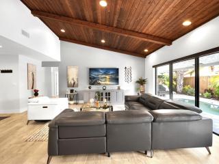 Tropical Dream House in Plantation 3 Bedroom Home with Pool - 4