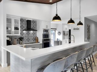 Tropical Dream House in Plantation 3 Bedroom Home with Pool - 1