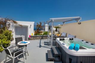 Day One Fira Mansion - 8