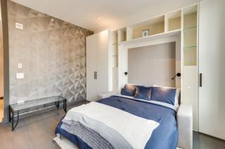 Work and Explore Downtown Newark Studio! - Newark - 7