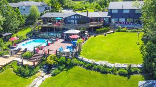 Lux Lakeside Escape Slps 20 with Pool, Golf Sim, Hot Tub, Karaoke, Gym and Sauna - 7