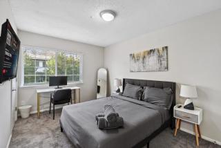 Stylish 2BR Duplex with Easy Access to Birmingham - Hoover - 8