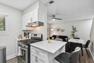 Stylish 2BR Duplex with Easy Access to Birmingham - Hoover - 6
