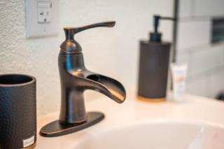 Lux Cabin By The Pipestem creek Pet friendly - 1