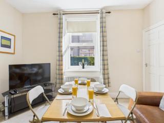 RestfullStays, 3 Bedroom House FREE PARKING - Whitley Bay - 4