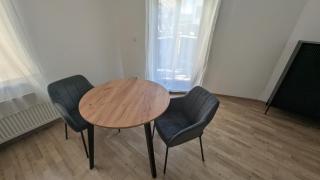 LeHaStays Buckau - NS15-01 I 2 Zimmer I voll ausgestattete Küche I Erdgeschoss I Balkon I Smart TV - Magdeburg - 2