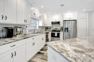 Heated Pool & Spa Home on a Gulf Access Canal - Bonita Springs - 9