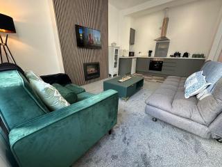 Coastal Residence - Central - 2 Beds - Contractors - Eastbourne - 0