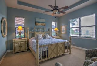 Beautifully Furnished Single Family Pool Home with Lake View in Gateway - Gateway - 9