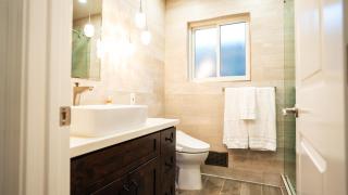 Grand Lux 4BR Prime Location & Serene Yard - San Jose - 2
