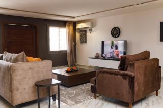 4 Bedroom Stylish Retro Apt in Victoria Island - 3