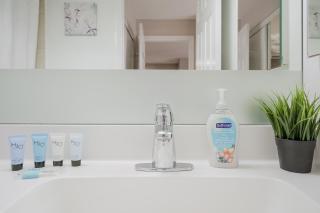 Luxury 2Br 2Bath 1 Prk Condo SQ1 Toronto Airport - Mississauga - 6