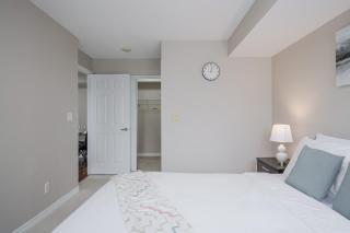 Luxury 2Br 2Bath 1 Prk Condo SQ1 Toronto Airport - Mississauga - 3