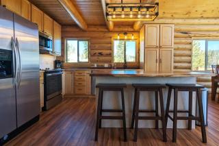 New Log Home, Hot Tub For 8, Views! - 2