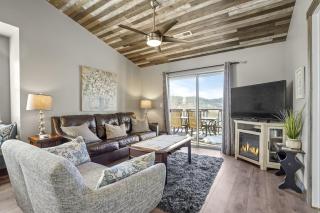 The Cove 4-5 By SDC, Big Deck, Pool, Hot Tub, By Lake - Branson - 0