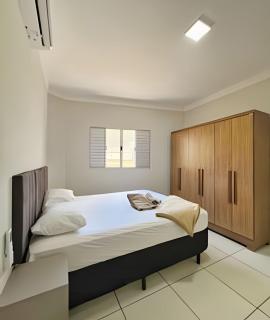 205-Apto c/ suíte | AR + Garagem | Próx. Unipam e Expo - 2