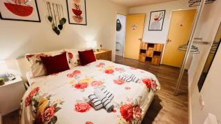 Entire 2BR City Centre Skyline apartment with parking - Birmingham - 3