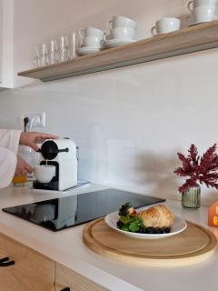 Zene Apartment Vinyl Records & Projector - 6