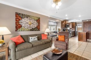 The Cove 12-4 By SDC, Big Deck, Pool, Hot Tub, By Lake , No Stairs - 9