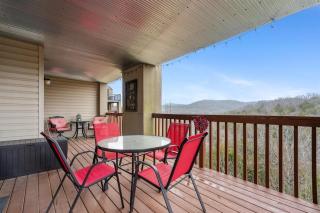 The Cove 12-4 By SDC, Big Deck, Pool, Hot Tub, By Lake , No Stairs - Branson - 6