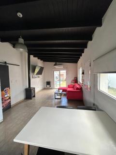 Casa con pileta cerca del aeropuerto - Bahía Blanca - 1