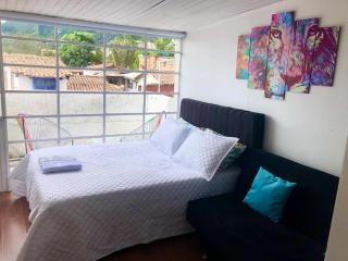 Casa de 2 hab en La Candelaria con increíble vista y balcón - Bogotá - 9