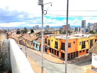 Casa de 2 hab en La Candelaria con increíble vista y balcón - Bogotá - 0