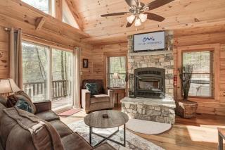 Lakey Gap Lodge by Carolina Mornings - Black Mountain - 4