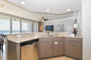 Silver Beach Towers E404 - 3