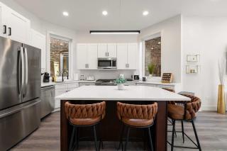 Luxury 2BR Condo in Wicker Park - Chicago - 3