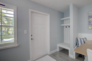 Walk to the Beach and Downtown Naples From Our Totally Upgraded Condo - Naples - 2