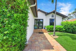 Resort Like Amenities Close to Beach - Bonita Springs - 0