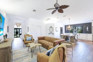 Resort Like Amenities Close to Beach - Bonita Springs - 8