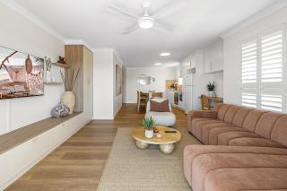 Bright 2-Bed Apartment with Stunning Ocean Views - Caloundra - 5