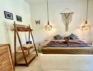 Pura Vida - Uluwatu - 1