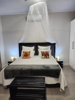 Entire Villa with Pool Vic Falls - 1