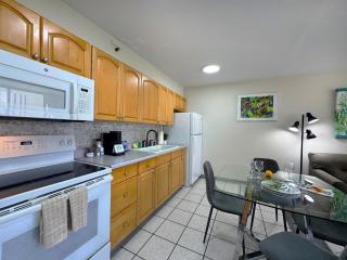 Waikiki 1BR with Free Parking, Wi-Fi & Steps to Beach! - 7