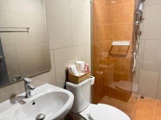 New 1-Bedroom Condo for Rent 0 Meters from BTS Wutthakat - Bang Khun Thian - 1