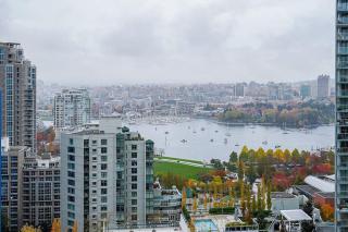 Modern Downtown Apartment with Water Views - Vancouver - 9