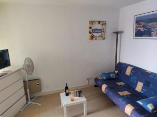 Gruissan: T2 Cabine, Piscine, Parking, Centre, 4/5 pers, Petit Budget - FR-1-796-3 - 3