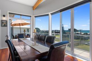 Sea Shells By The Shaw - Waihi Beach Holiday Home - 8