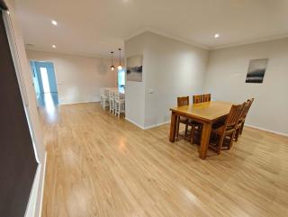 Spacious Double Story Family House with Amazing City Views - Point Cook - 6